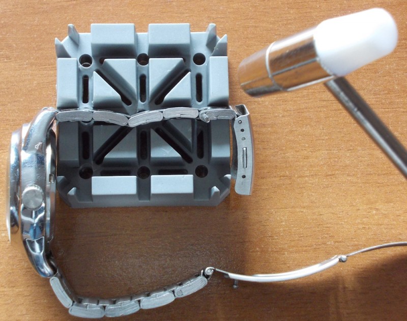 Замена штифта и шпильки в браслете наручных часов